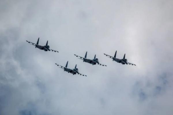 Описание и характеристики истребителя Су-35 СМ, история и применение